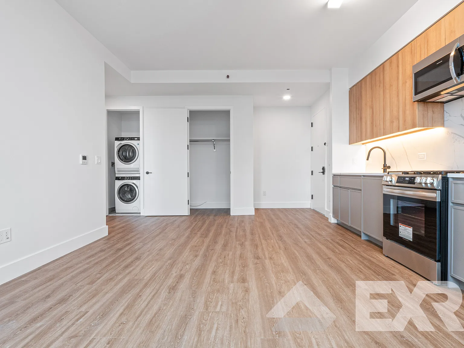 2230 Cropsey Avenue — Photo 4