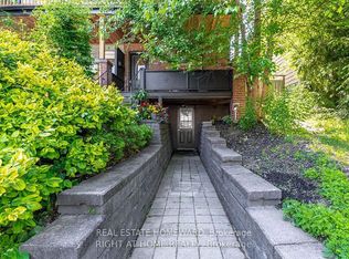 350 Woodfield Rd #B, Toronto, ON M4L2X1