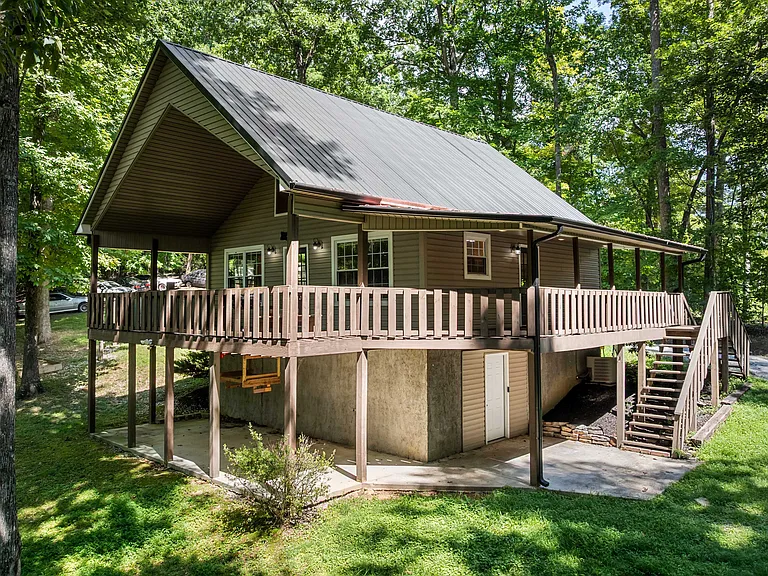 598 Hiwassee View Dr — Photo 1