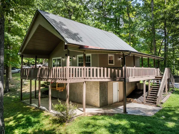598 Hiwassee View Dr, Jacksboro, TN 37757