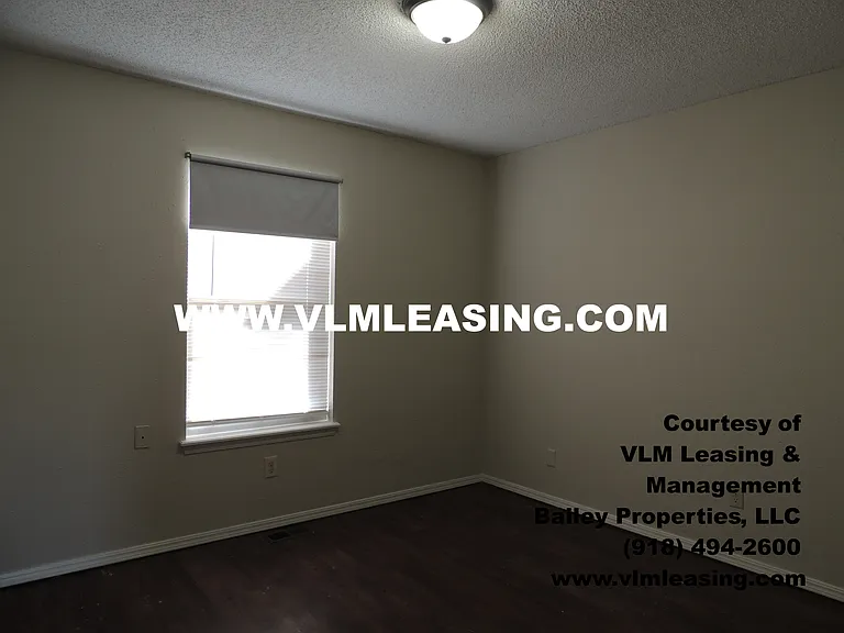 404 W Vicksburg St — Photo 24