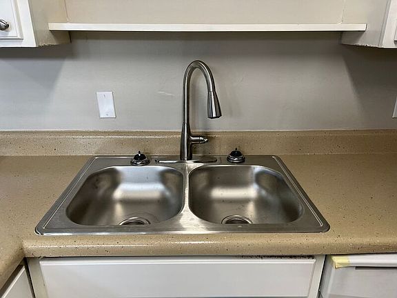 4th image of 125 S Salisbury Ave APT B6