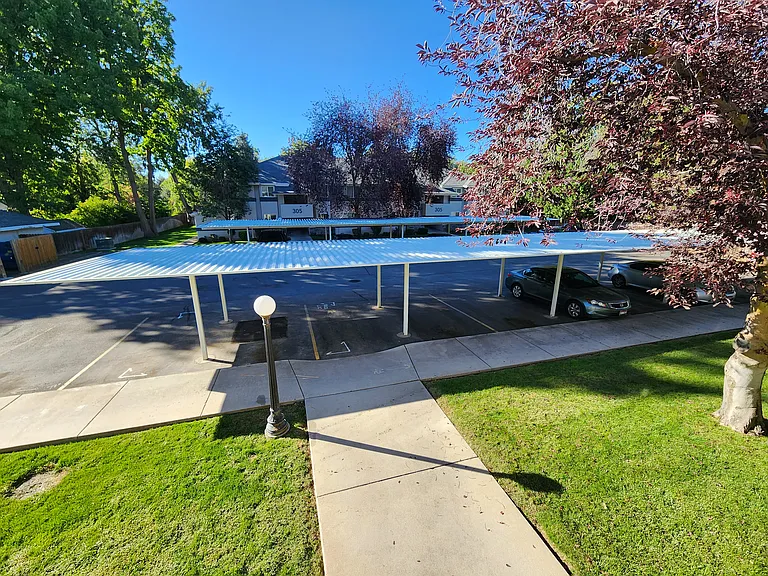 Cobblestone Court Apartments — Photo 15