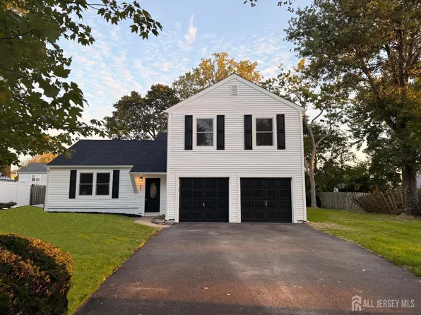 1090 Westlake Dr, Toms River, NJ 08753