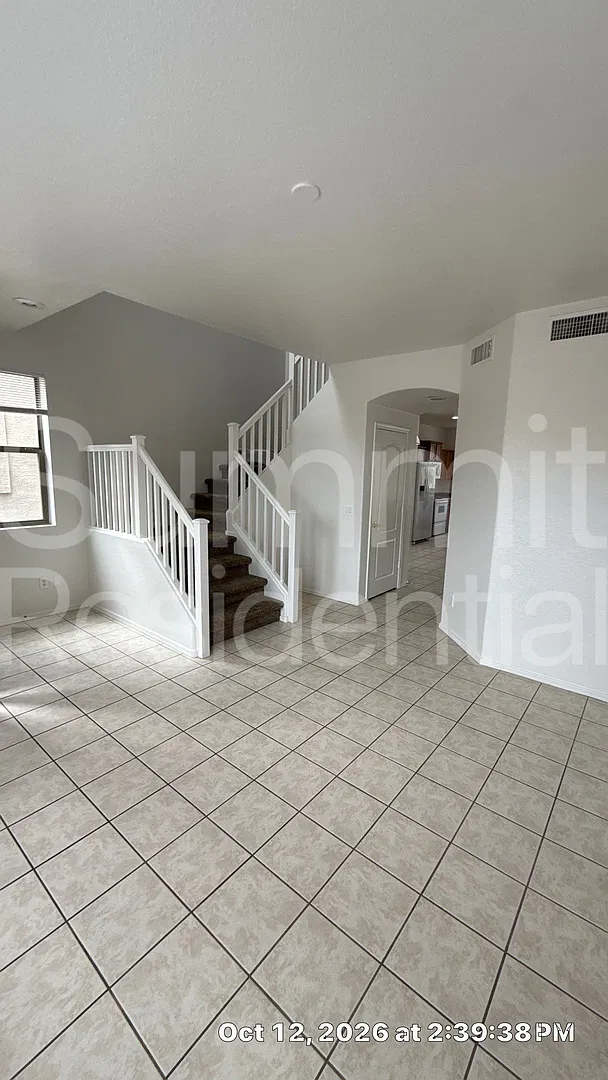 3 bed, 2.0 bath, 1772 sqft, $2,295 — Photo 3