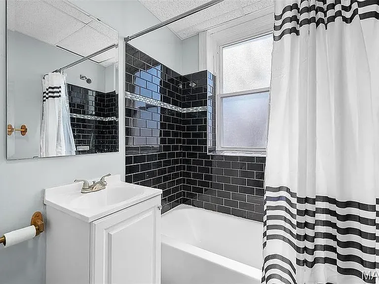 4710 Delor St #2W — Photo 4