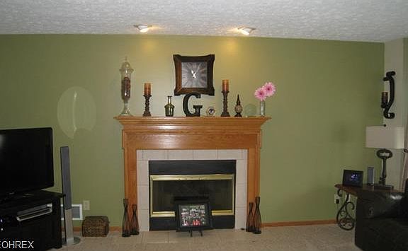 4th image of 917 Crosswyck Cir