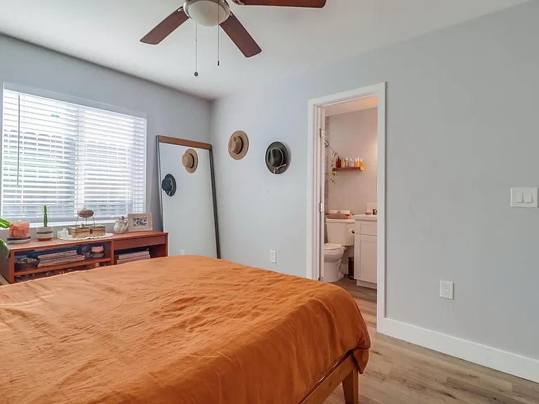 1331 East Ln #2 — Photo 4