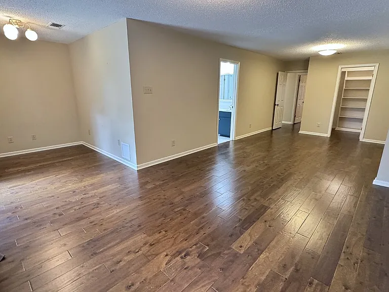 102 River Oaks Dr — Photo 15