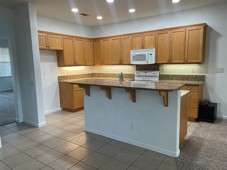1667 Hearthsong Dr — Photo 2