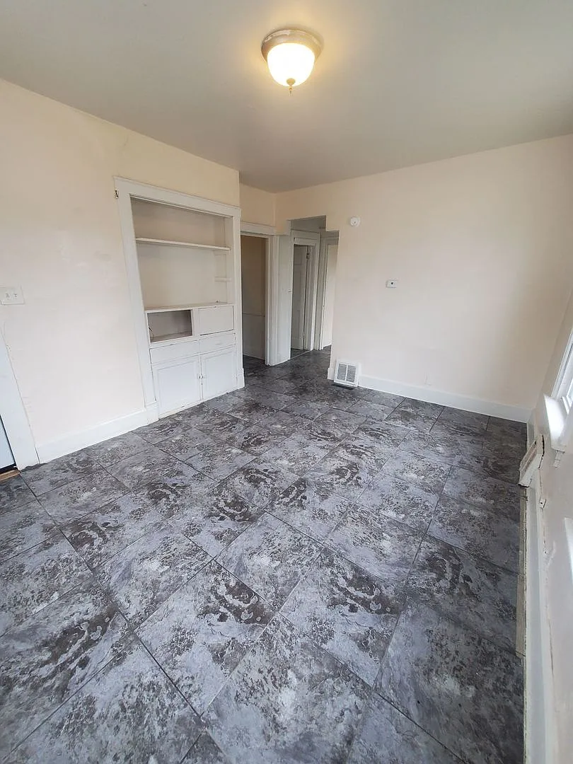 1027 S 26th St. - 4 Unit — Photo 2