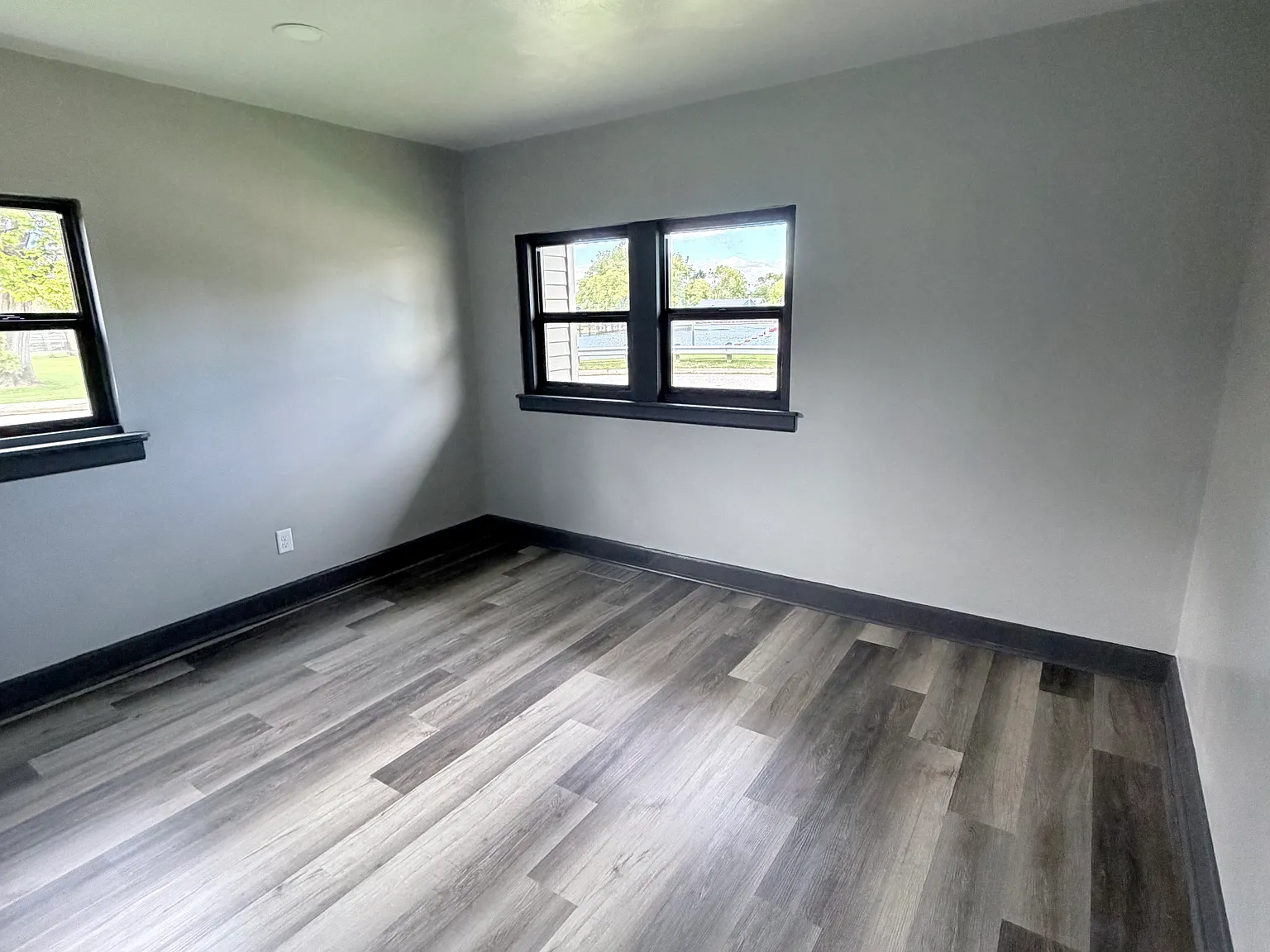 2 bed, 900 sqft, $1,250 — Photo 4