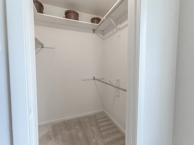 Cromwell Valley Apartments — Photo 11