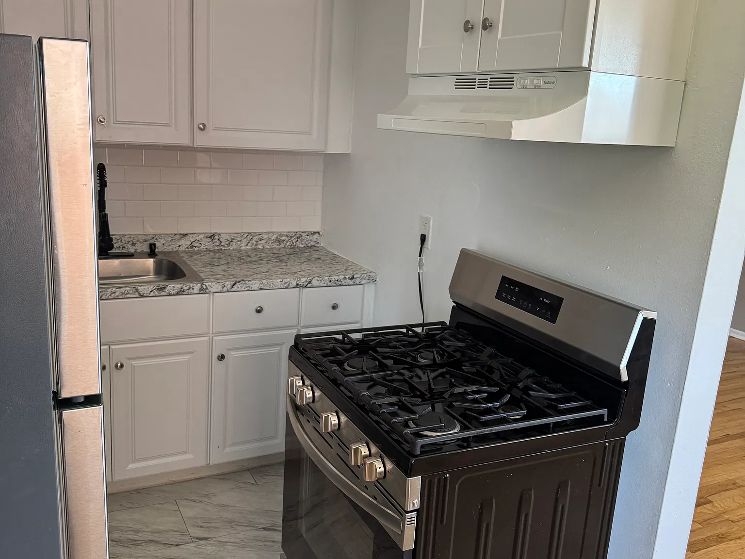 1 bed, 650 sqft, $1,750 — Photo 3
