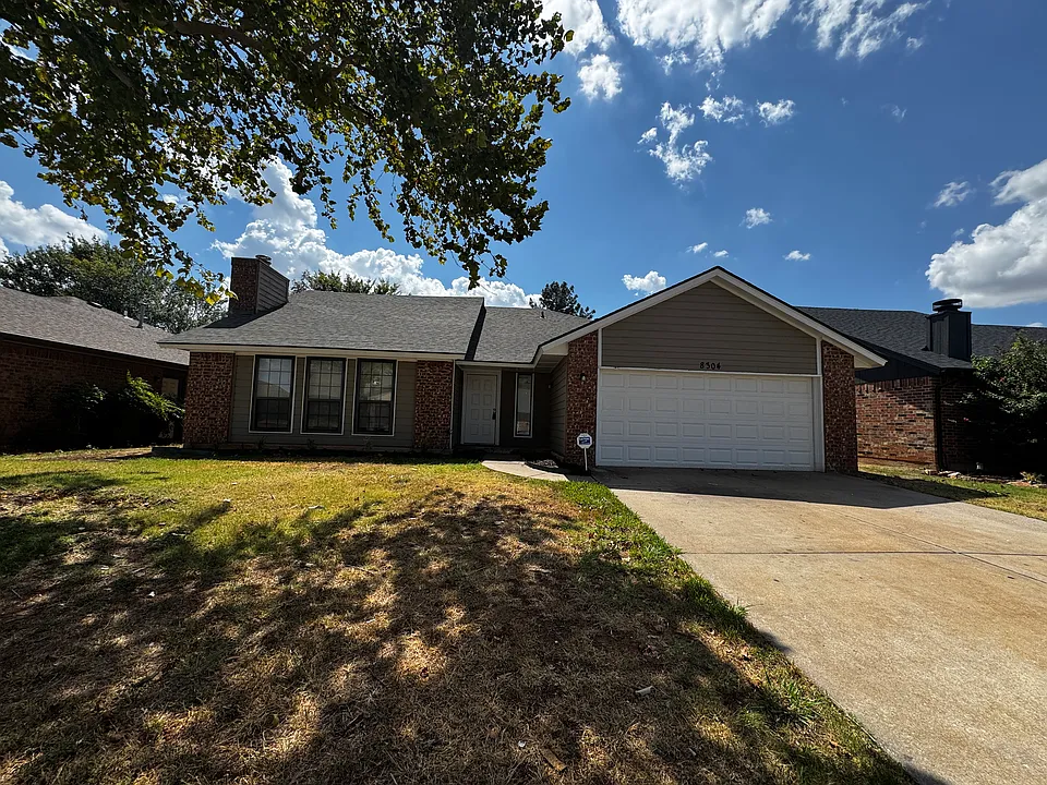 8304 NW 109th Ter
