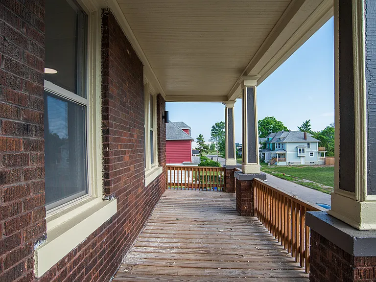 6194 Hecla St — Photo 3