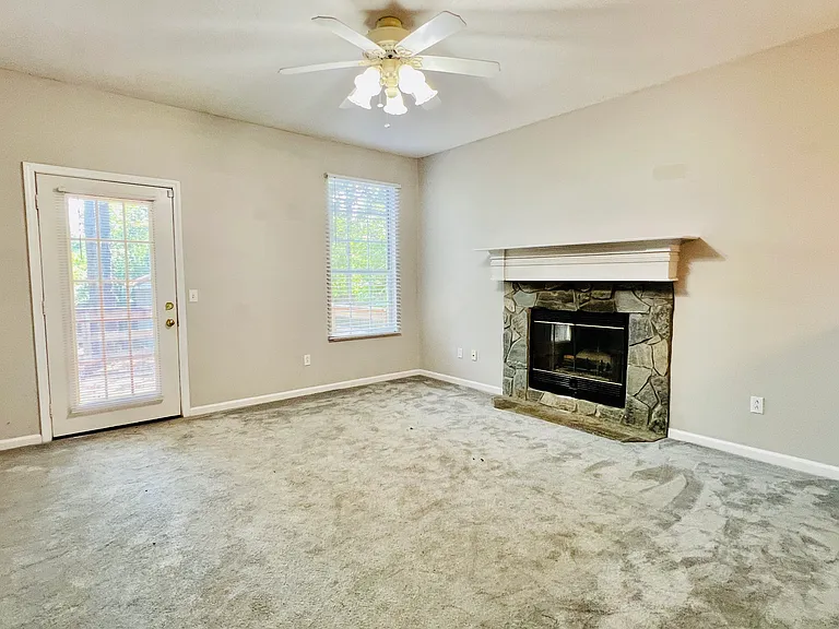 347 Darlington Cir — Photo 10