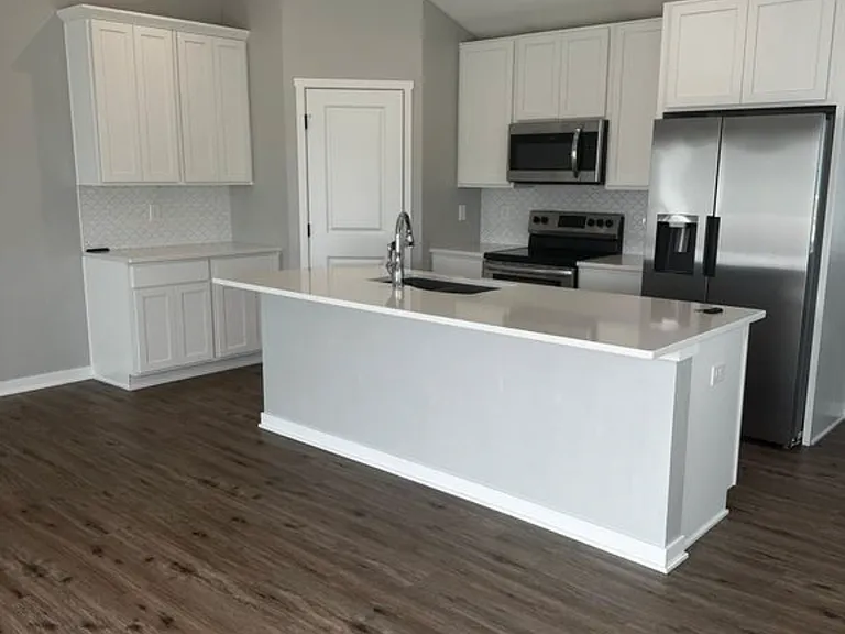 1110 Westview Dr — Photo 6
