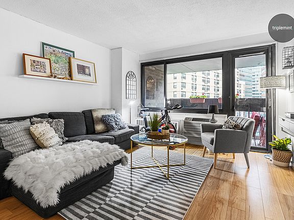 3rd image of 100 Beekman St APT 11H