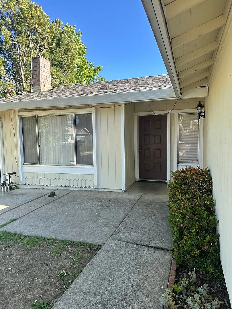 Adorable Rancho 3/2 Please see entire add for viewings!! — Photo 1