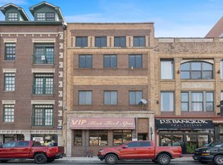 3347 N Clark St APT 2W, Chicago, IL 60657