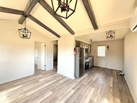 3rd image of 2121 Bracey Cir