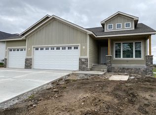 155 Crossroads Ct, Polk City, IA 50226