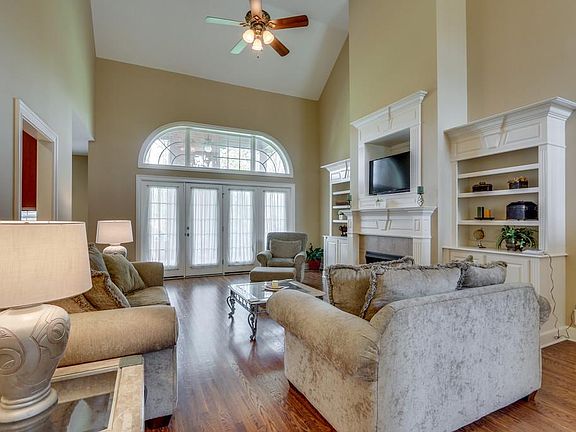 5th image of 2118 Woodcliff Dr