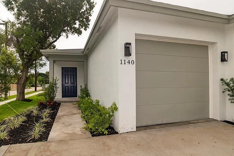 1140 NW 1st Ave — Photo 2