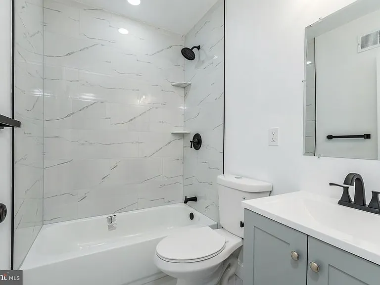 703 N 43rd St #2 — Photo 29