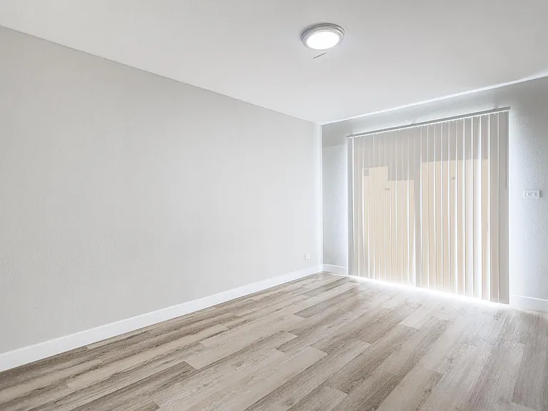 7918 Reseda Blvd — Photo 25