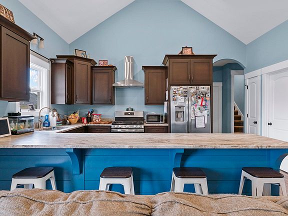 5th image of 2086 Beverly Ct