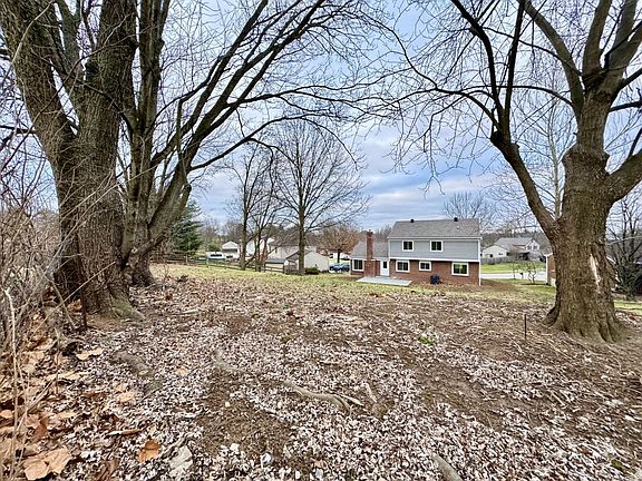 5th image of 1568 Linden Ct