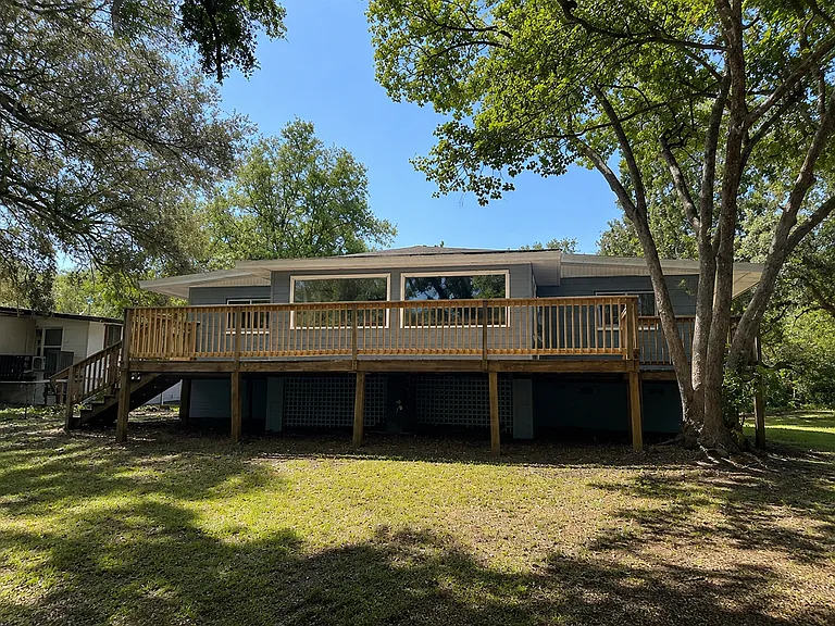 3498 Riverdale Dr — Photo 2