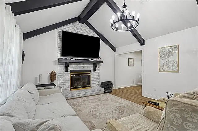3 bed, 2.0 bath, 1500 sqft, $2,000 — Photo 4