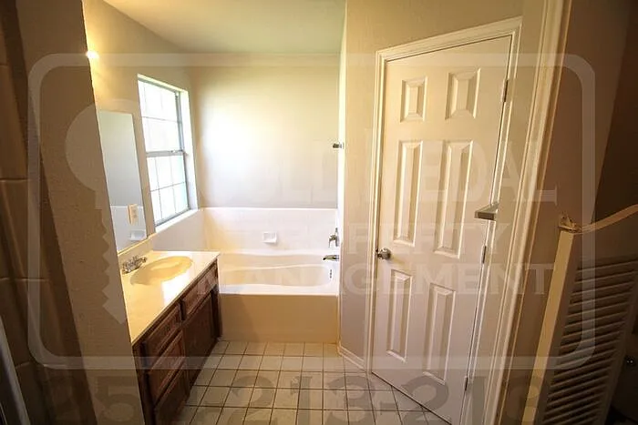 302 James Loop — Photo 19