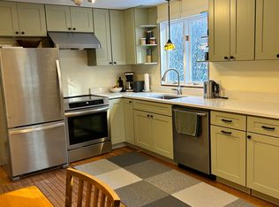 43 Martindale Rd #B, Bernardston, MA 01337