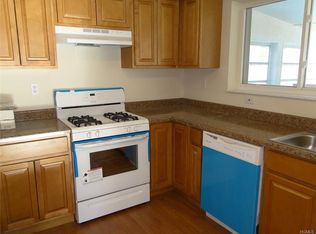 802 Eatontown Rd, Port Jervis, NY 12771