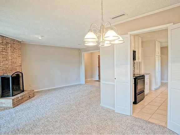 2nd image of 107 Creek Courts Dr