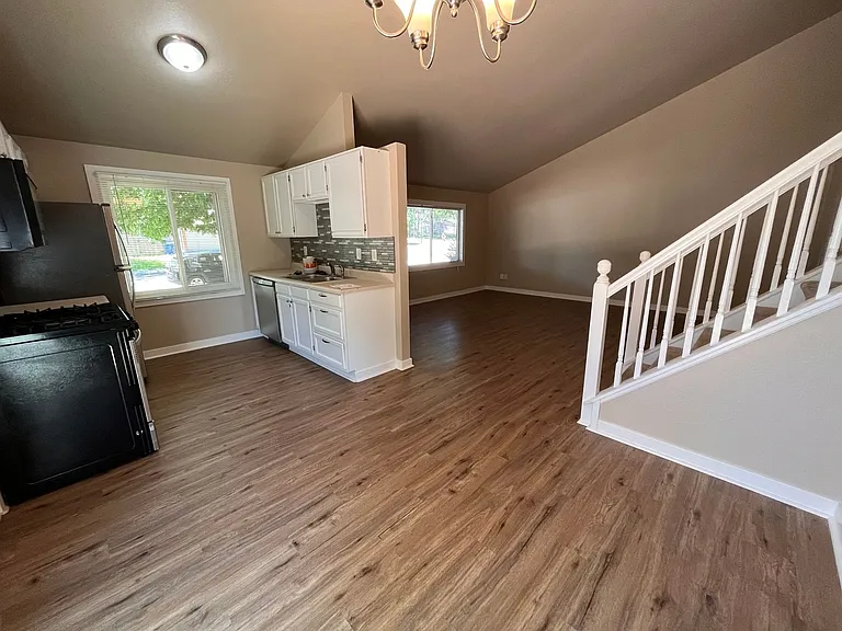 412 Albion Way — Photo 8