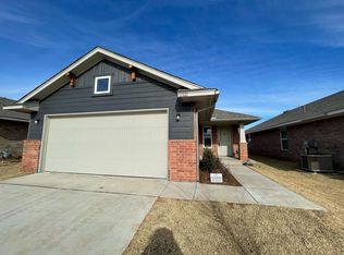 11521 SW 12th St, Yukon, OK 73099