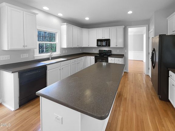 2nd image of 410 Dairy Farm Dr