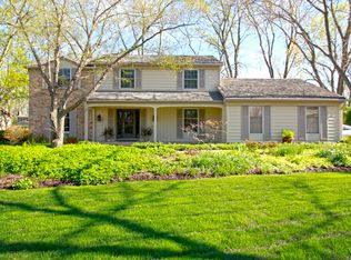 15 Mayfair Ln, Lincolnshire, IL