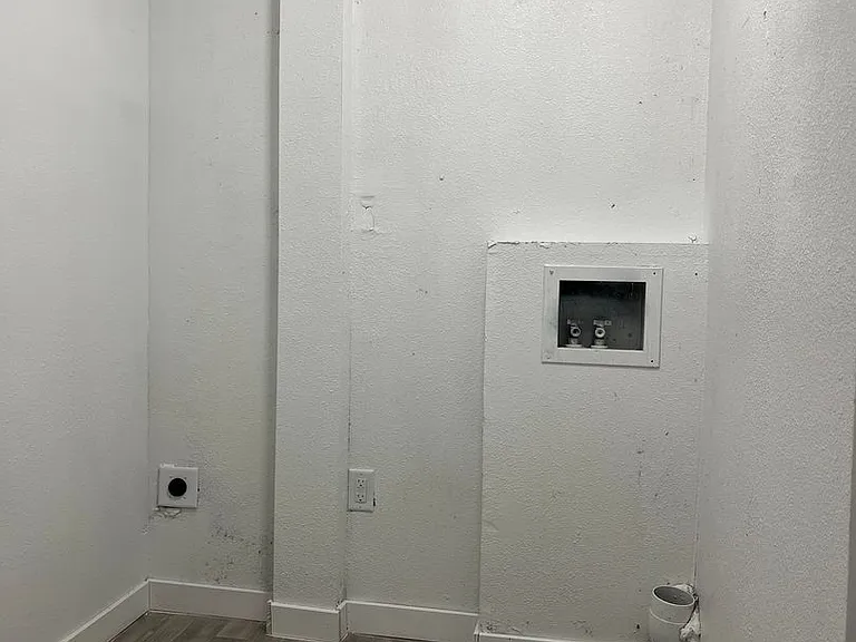 914 W Nichols St — Photo 17
