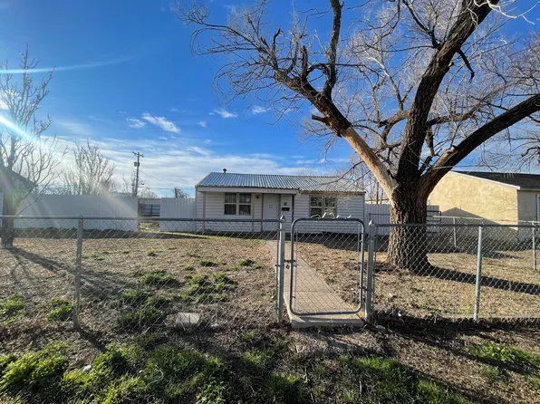 609 W 19th St, Plainview, TX 79072