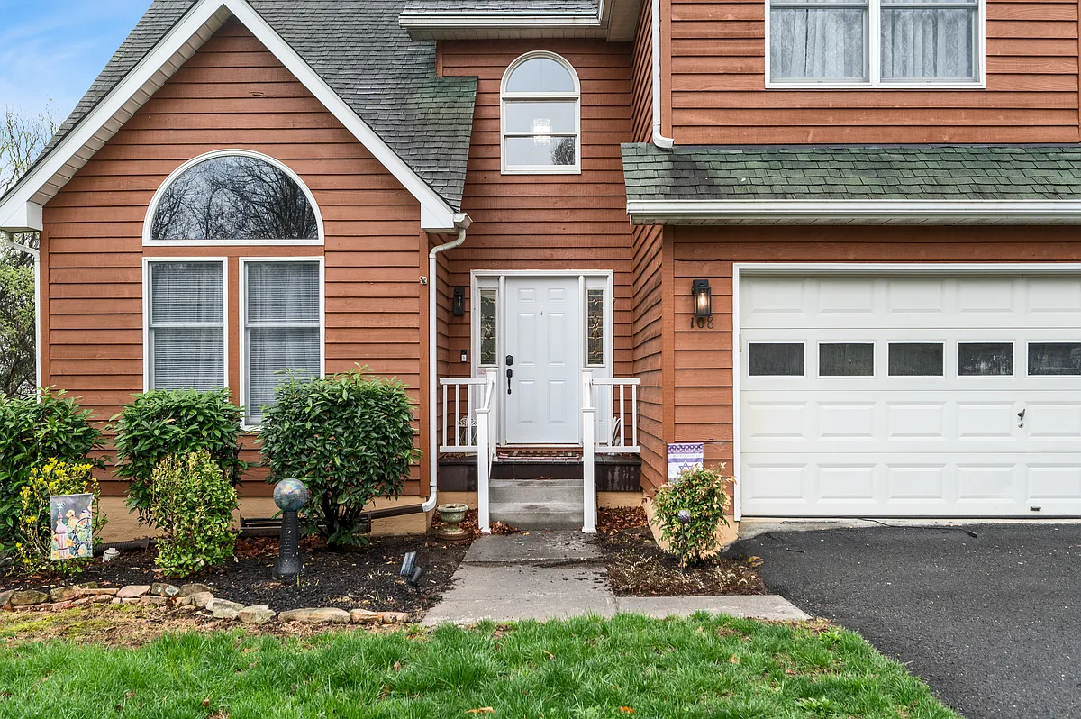 Building Photo - 108 Fair Lawn Ct