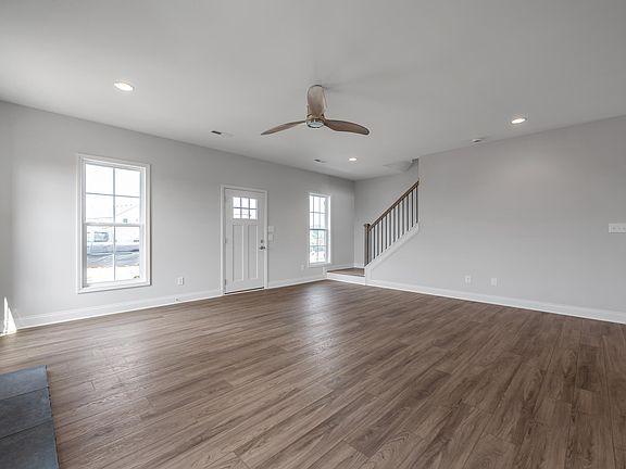 5th image of 612 Windflower Way