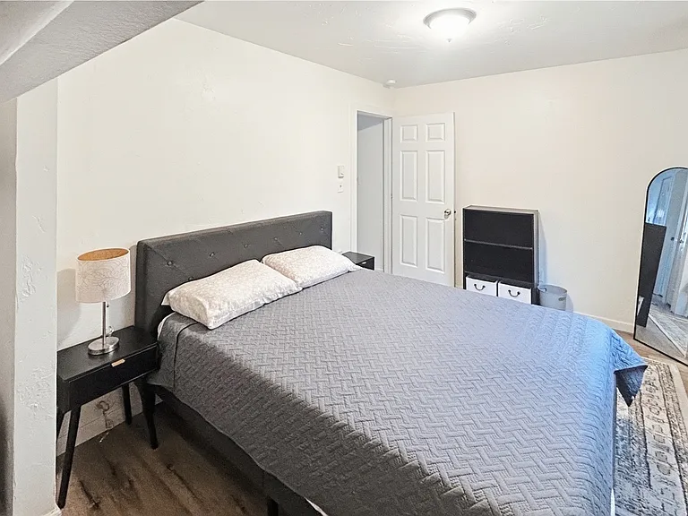2405 W Elizabeth St — Photo 36