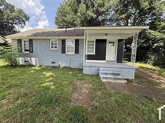3285 Ashland St — Photo 1