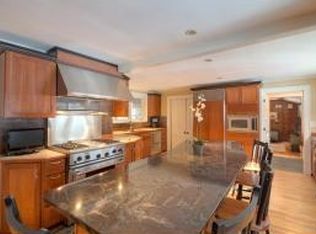 27 Sanborn Rd, Hampton Falls, NH 03844